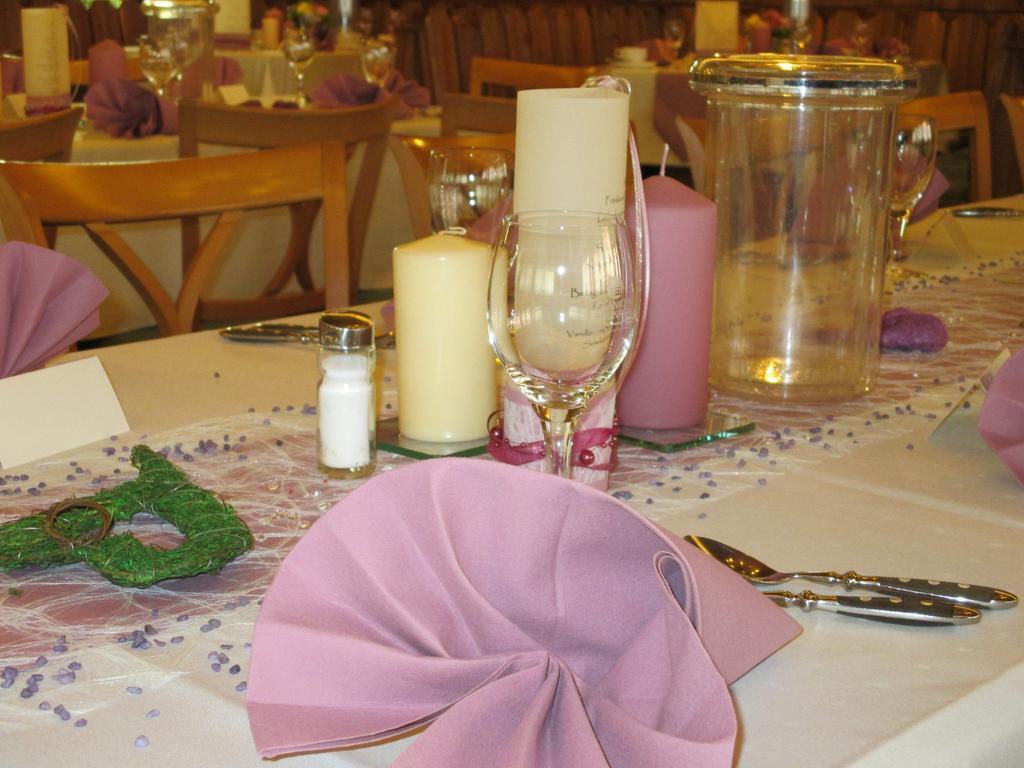 Hotel & Gaestehaus Krone Geiselwind Δωμάτιο φωτογραφία