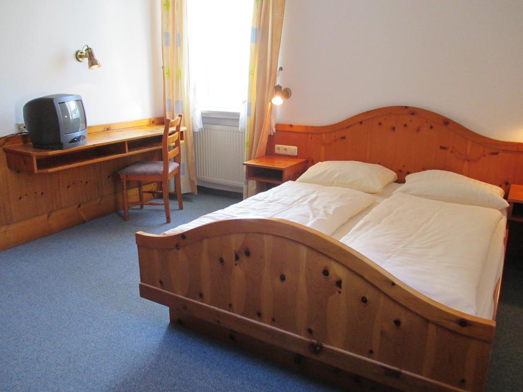 Hotel & Gaestehaus Krone Geiselwind Εξωτερικό φωτογραφία